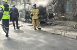 Incêndio destrói van na saída do Túnel Rebouças em SP