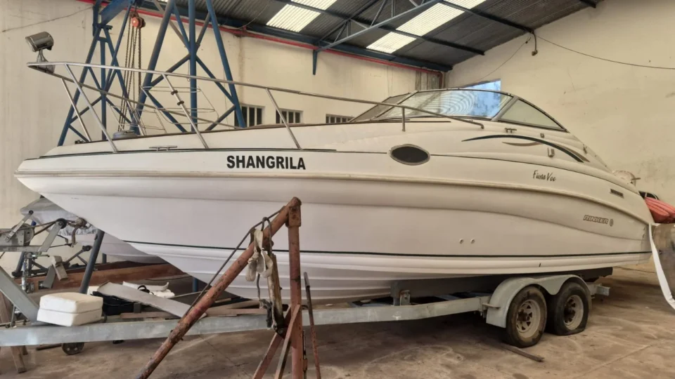 Loja de barcos é alvo de investigação após série de golpes contra clientes em Limeira