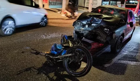 Batida violenta entre carro e moto em SP deixa dois feridos; motorista é preso sob suspeita de embriaguez