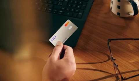 Nubank lança ‘Croma’, novo segmento de conta com cashback e milhas