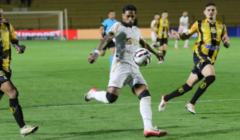 Criciúma lidera a classificação da Série B 2026 e pressiona CBF por calendário