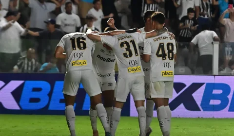 Sem Neymar, Santos goleia UCV e fica perto das oitavas da Sul-Americana