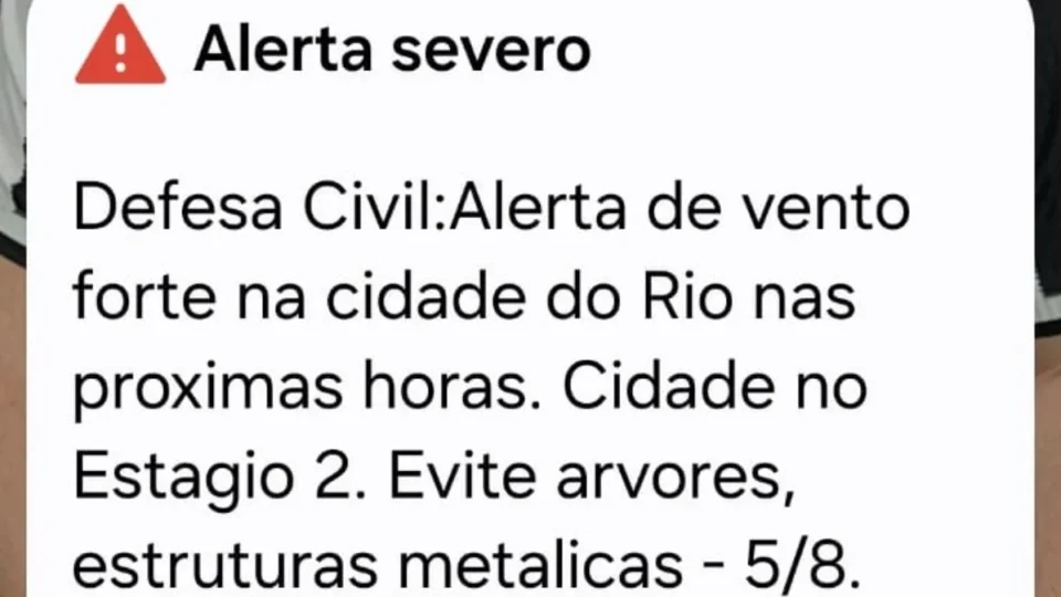 Ventos no Rio de Janeiro chegam a 76 km/h e causam alerta hoje