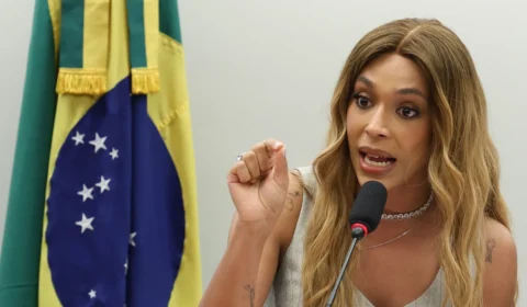 Conselho de Ética avança contra mandato de Erika Hilton