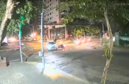 Barbeiro morre após ser atingido por picape em cruzamento de Manaus