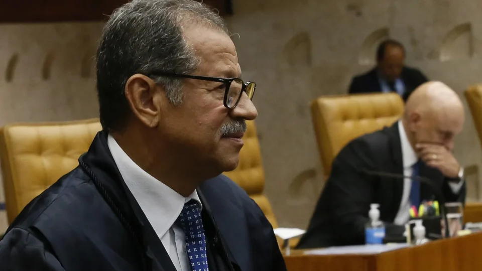 Ex-desembargador investigado por incitar atos golpistas revela queda de 84% no patrimônio e salário