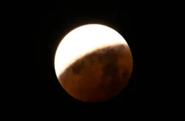Eclipse hoje: veja que horas começa e como ver a Lua vermelha