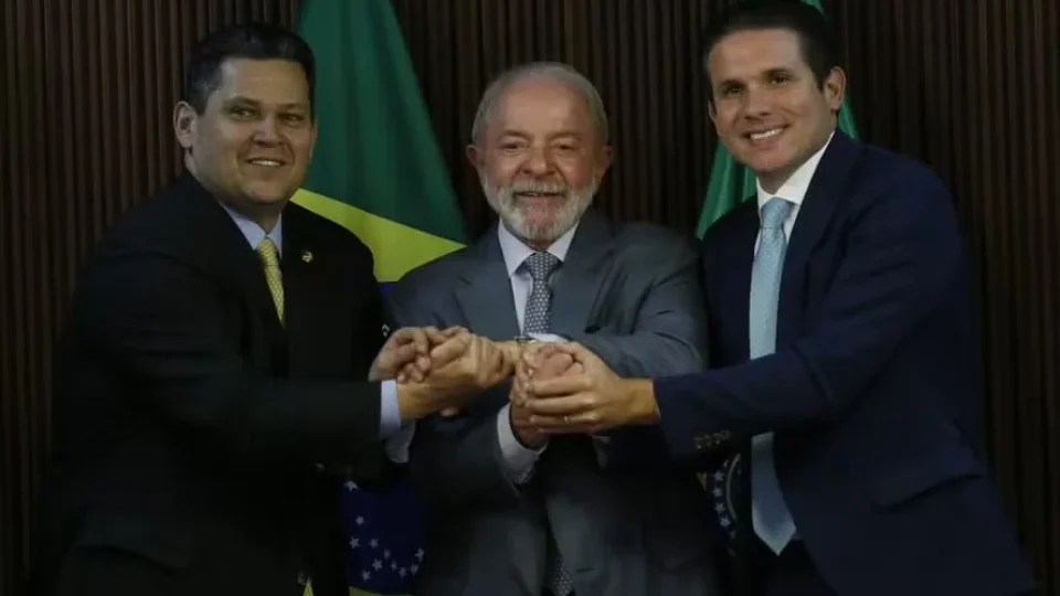 Lula se reaproxima de Alcolumbre e Motta de olho nas eleições