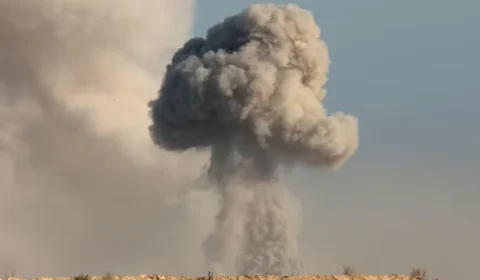 Israel volta a atacar Gaza horas após Hamas aceitar plano de desarmamento