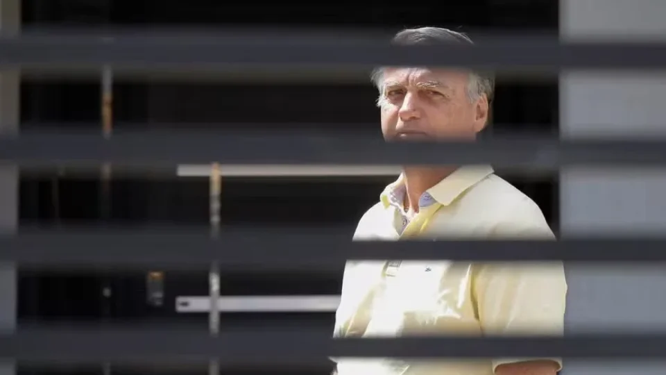 Defesa de Bolsonaro anuncia retomada de visitas ao ex-presidente após fim de suspensão