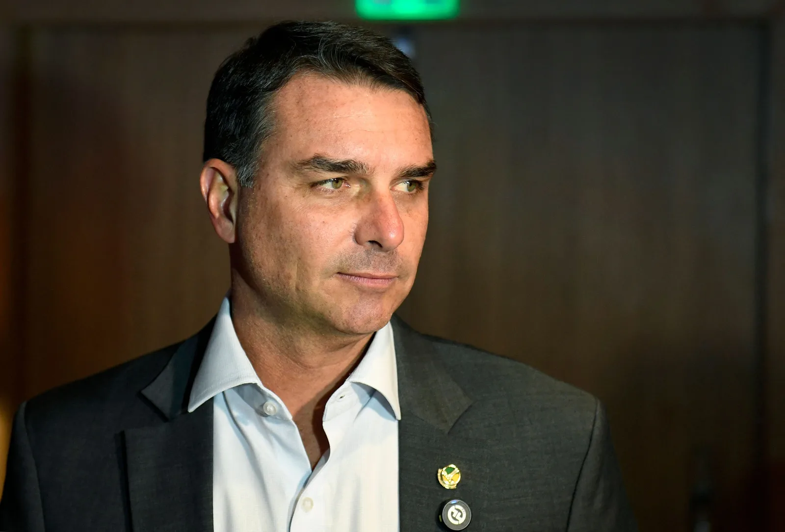 Mais tarde, às 11h20, Flávio vai ao Clube da Comunidade Waldemar Moreno, novamente acompanhado de Ricardo Nunes.