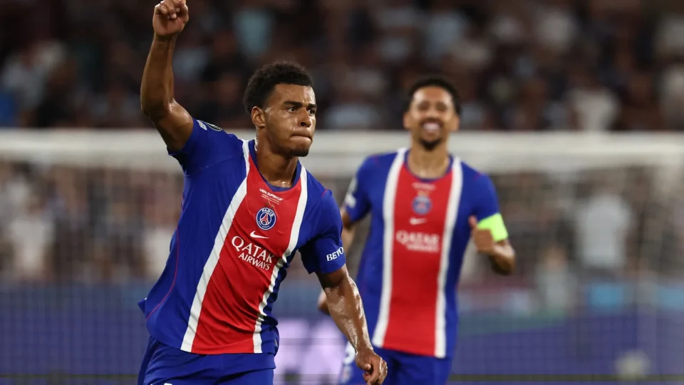 PSG supera Aston Villa e é bicampeão da Supercopa da Uefa