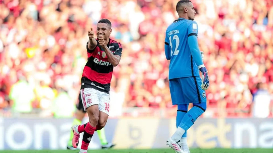 Flamengo vence Botafogo com golaços e encurta distância para o Palmeiras no Brasileirão
