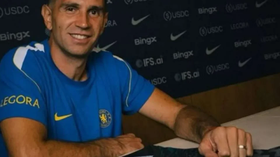 Emiliano Martínez: Chelsea contrata jogador por R$ 52 milhões