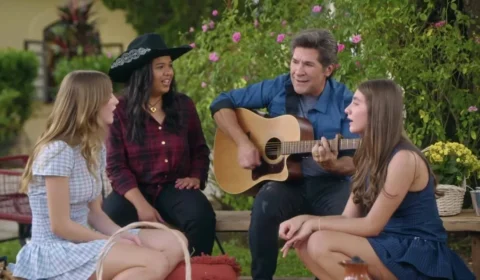 Daniel emociona ao cantar com Lara e filhas no Dia dos Pais