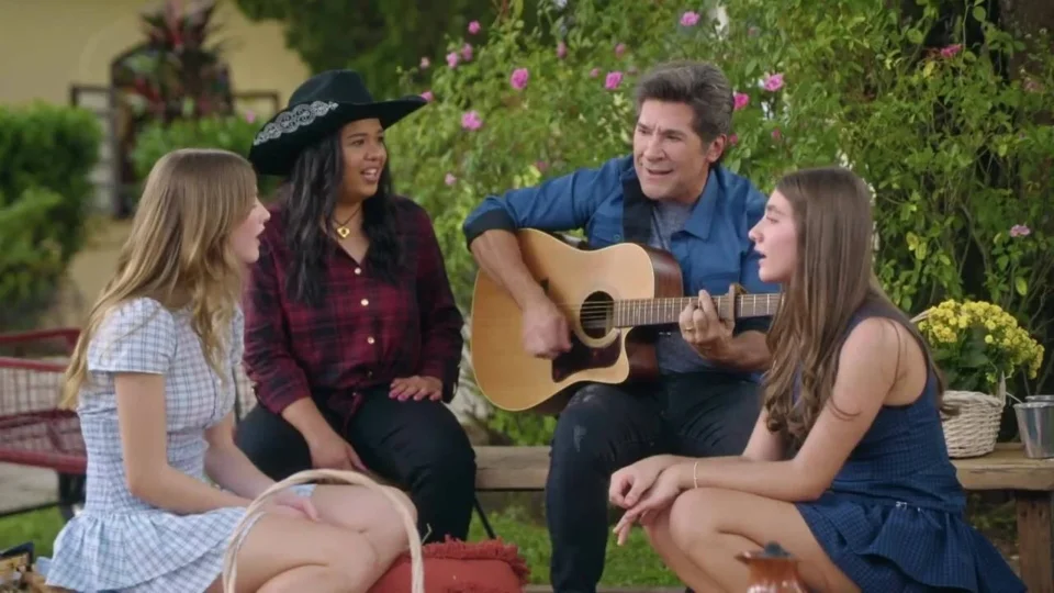 Daniel emociona ao cantar com Lara e filhas no Dia dos Pais