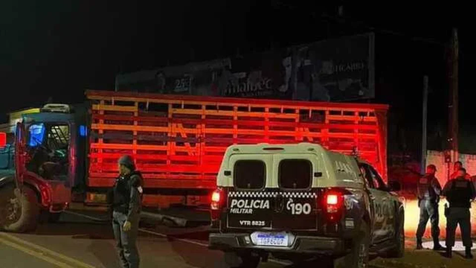 Quase 2,5 mil litros de combustível são apreendidos antes de chegar a garimpo ilegal no Amapá