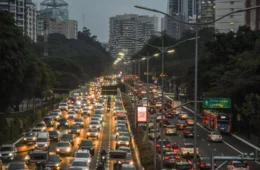 Rodízio de veículos de São Paulo completa 30 anos e segue como peça-chave contra o caos no trânsito