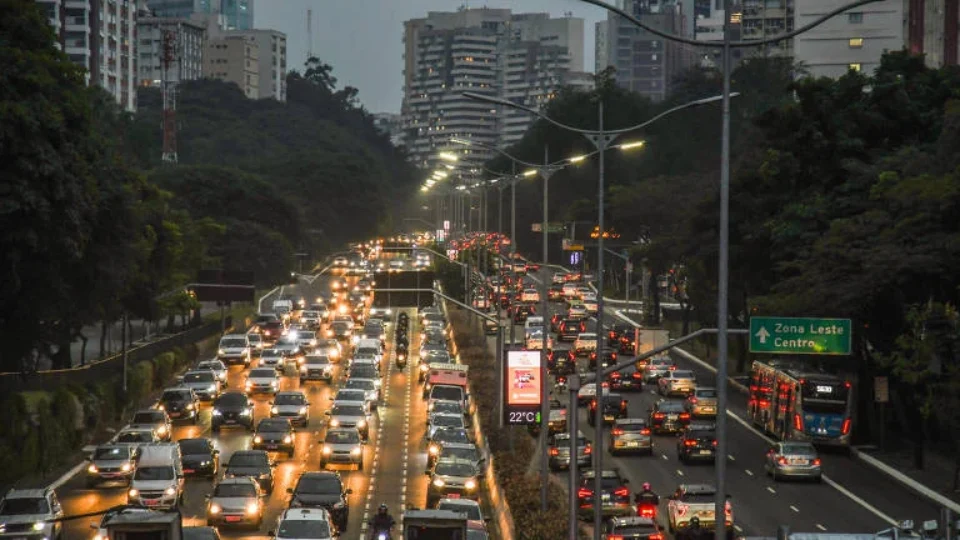 Rodízio de veículos de São Paulo completa 30 anos e segue como peça-chave contra o caos no trânsito