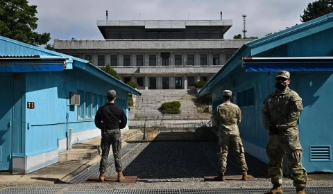 Guerra: soldados da Coreia do Norte cruzam a fronteira