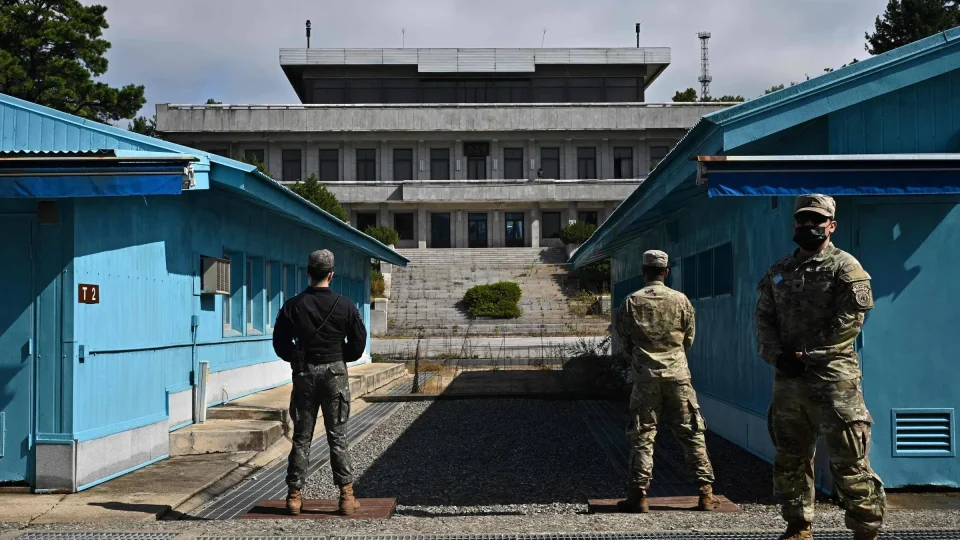 Guerra: soldados da Coreia do Norte cruzam a fronteira