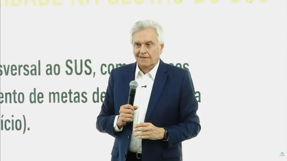 “Temos que voltar a acreditar na ciência”, diz Caiado ao defender vacinação