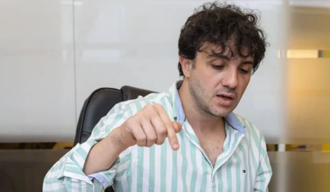 Renan Santos diz que negociará com o Centrão se eleito e defende reforma fiscal