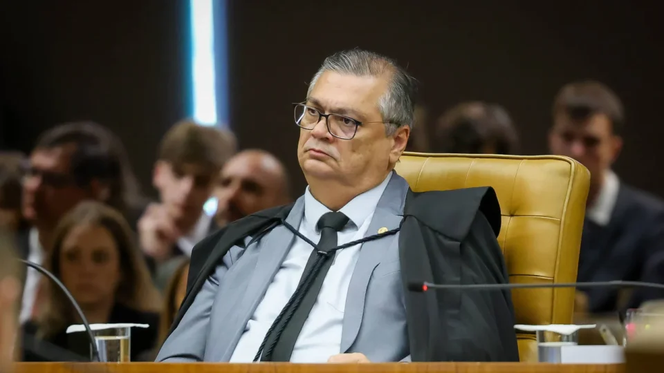 Dino limita emendas parlamentares: só mandatos podem decidir hoje
