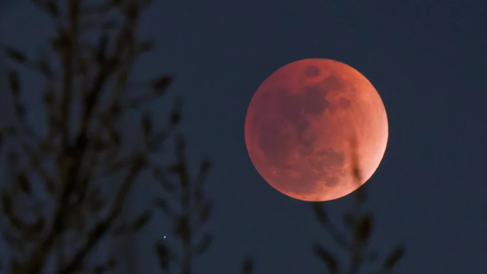 Eclipse solar em Agosto: onde e como assistir ao fenômeno
