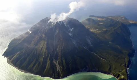 Supervulcão Kikai volta a receber magma sob o mar do Japão