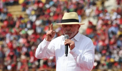 Suspeitas envolvendo Lulinha e ex-assessor de Lula pressionam campanha e aliados