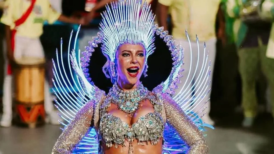 Paolla Oliveira recusa voltar à Grande Rio e escolhe Imperatriz para novo reinado no Carnaval