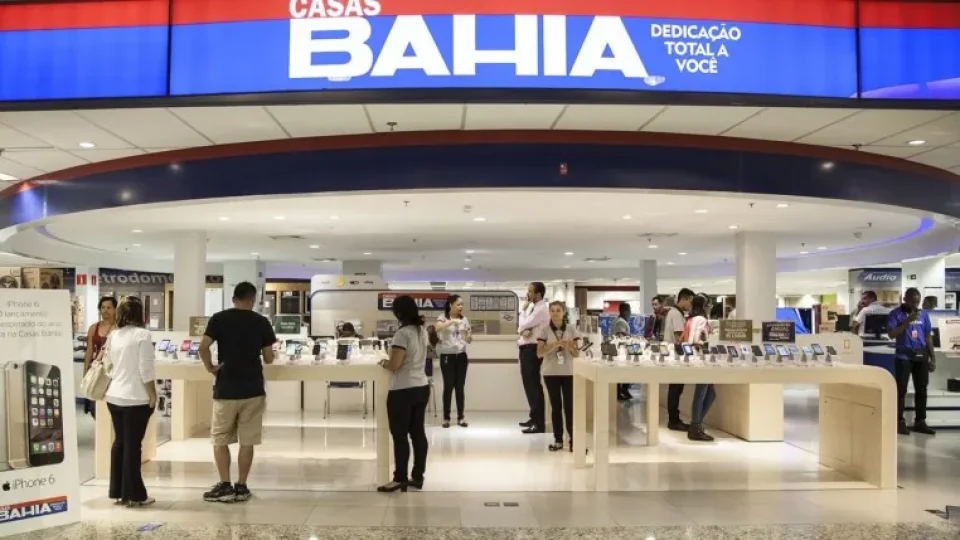 Casas Bahia pede recuperação judicial e revive fantasma da Americanas, mas origem da crise é outra