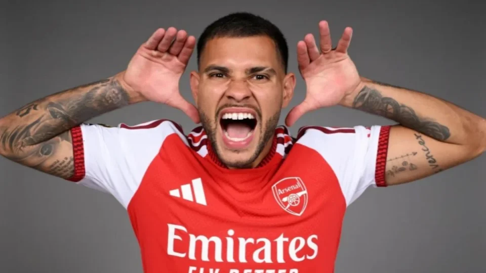 Arsenal contrata Bruno Guimarães e reforça meio-campo campeão