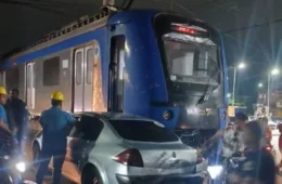 Carro invade linha férrea e colide com trem em Jardim Primavera