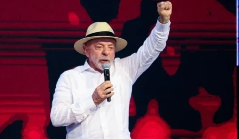 Lula acelera plano de reeleição enquanto tenta conter crise com os EUA
