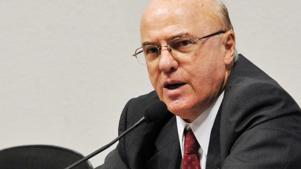 Almirante Othon reforça programa nuclear em Aramar