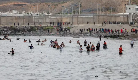Espanha acusa “internacional reacionária” de espalhar fake news sobre imigração em Ceuta