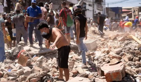 Ao menos 77 pessoas morreram após terremoto de 7,4 que atingiu a Colômbia