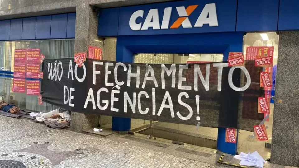 Greve dos bancários: veja o que funciona, o que pode parar e como pagar contas nesta quinta