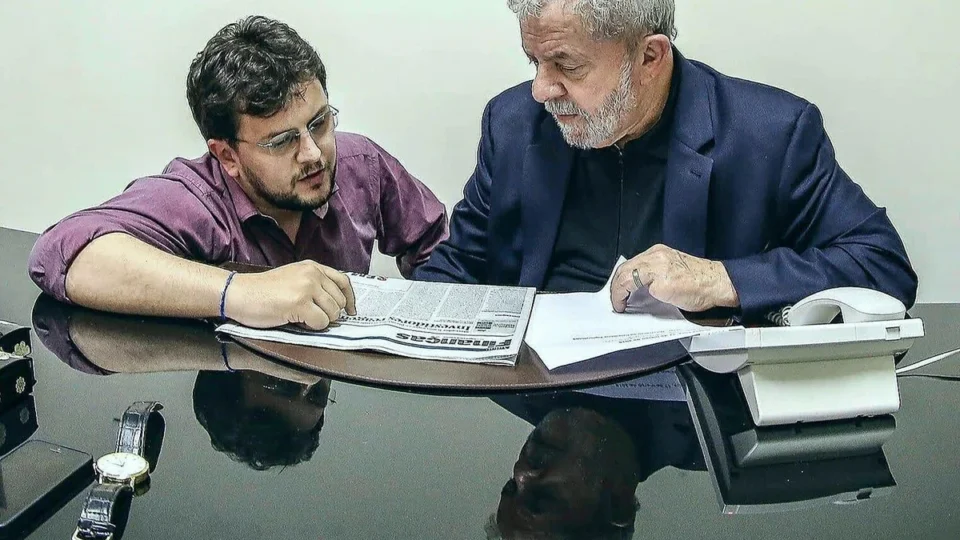 Pagamentos de lobista a ex-braço direito de Lula abalam campanha