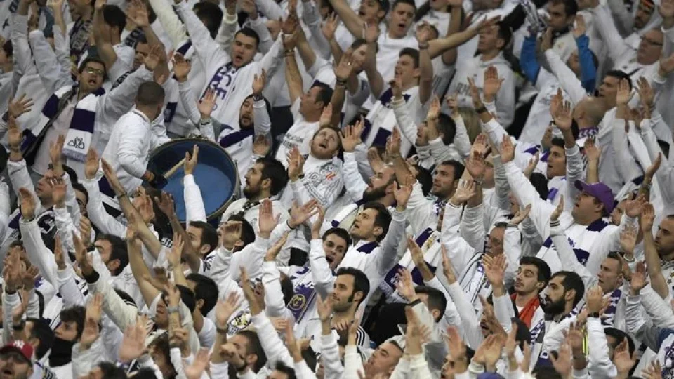 Real Madrid goleia Schalke por 3 a 0 e encerra pré-temporada invicto