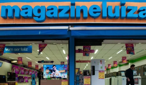 Magalu aprofunda prejuízo e e-commerce encolhe 11,9%