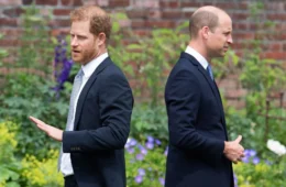 Volta de Harry ao Reino Unido amplia pressão sobre William
