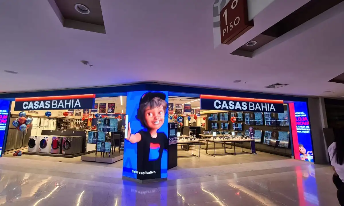 A Casas Bahia registrou prejuízo de R$ 10,1 bilhões no segundo trimestre deste ano. Porém, é importante entender que nem todo esse valor representa dinheiro que saiu efetivamente do caixa da companhia. Foto: Via Varejo