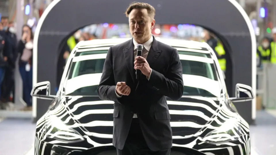 Tesla sofre tombo de 32% nas vendas na China e acende alerta para Elon Musk