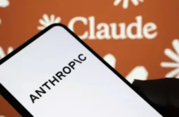 Claude caiu? Chatbot da Anthropic apresenta instabilidade nesta quarta-feira (5); empresa confirma problema