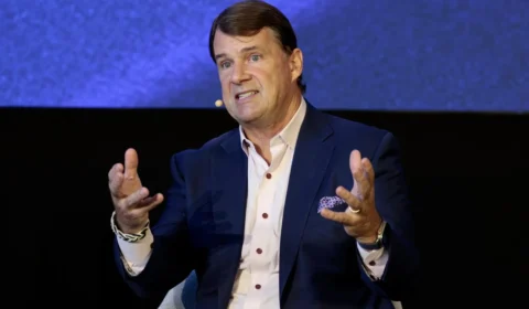 Jim Farley alerta: carros elétricos chineses chegam em 5 anos