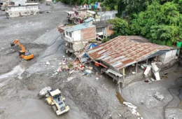 Lago formado após colapso de geleira ameaça provocar nova enchente no Nepal