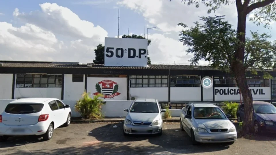 Grávida é investigada por tentativa de homicídio após jogar óleo quente no marido
